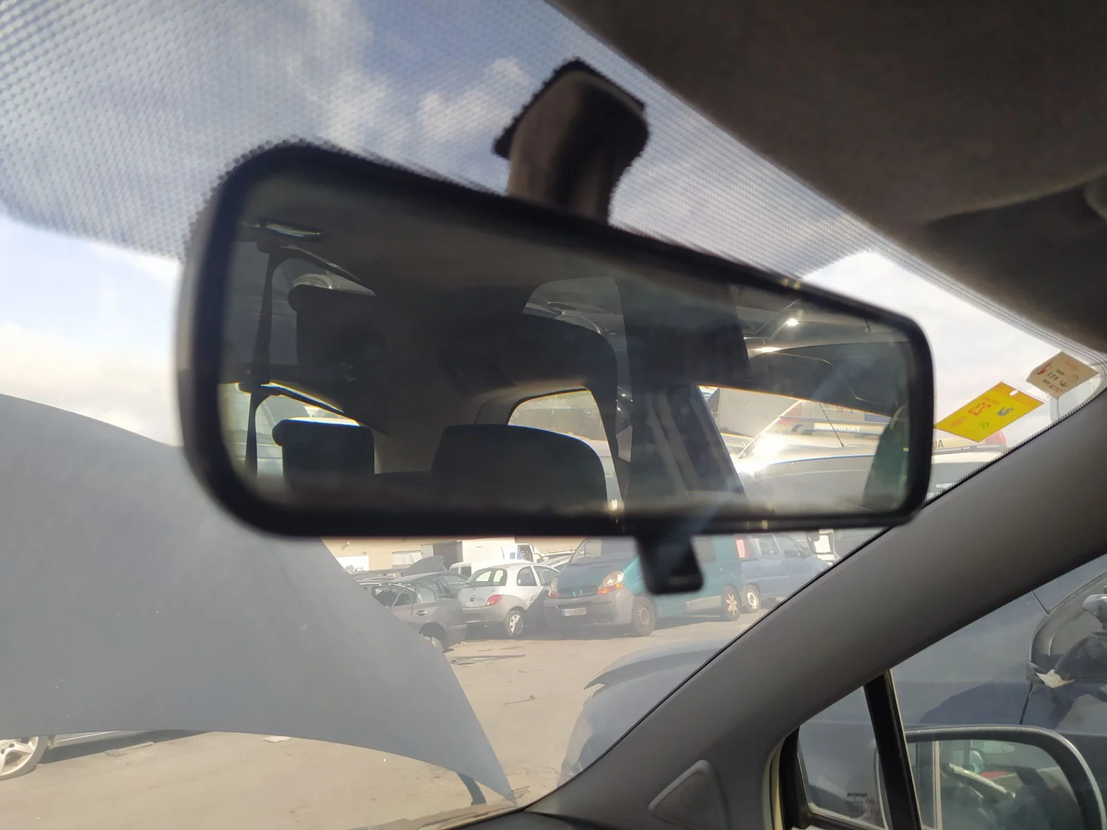 Foto de RETROVISOR INTERIOR TOYOTA YARIS (KSP9/SCP9/NLP9) 1.4 Turbodiesel CAT (90 CV / 66 KW)