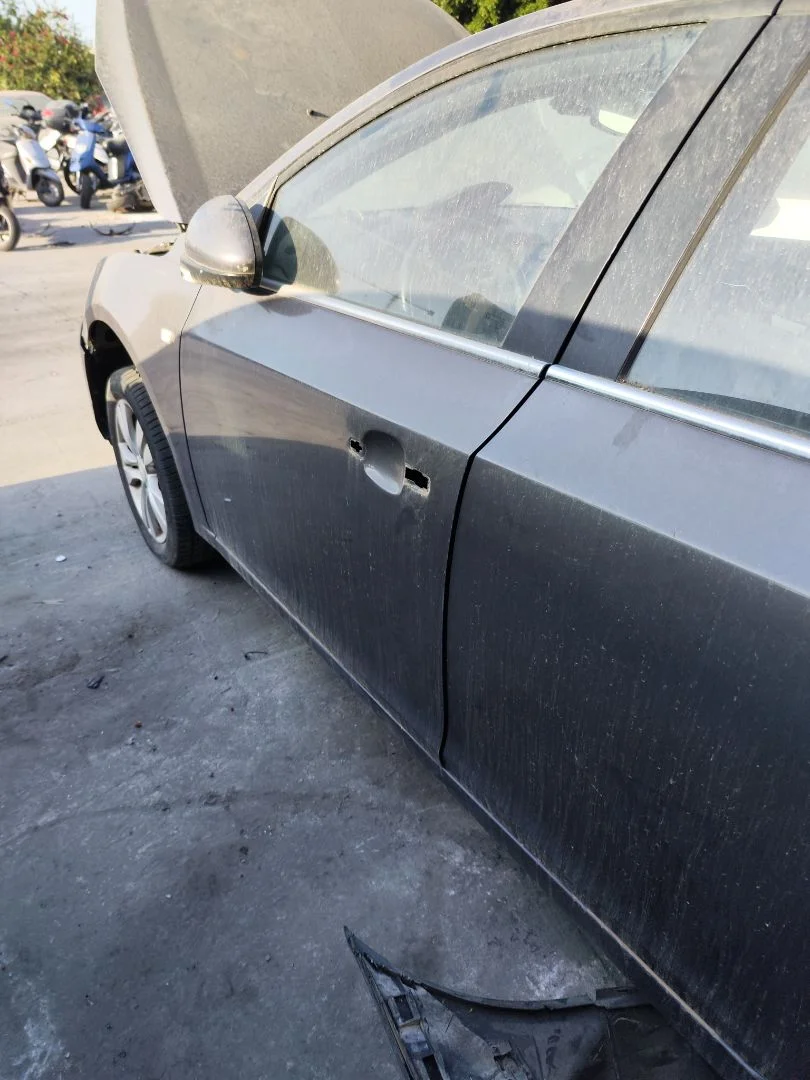 Foto de PUERTA DELANTERA IZQUIERDA CHEVROLET CRUZE 2.0 Diesel CAT (163 CV / 120 KW) referencia 95987757
