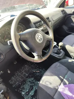 Foto de VOLANTE VOLKSWAGEN GOLF IV BERLINA (1J1)(10.1997) 1.9 TDI (90 CV / 66 KW) foto 3