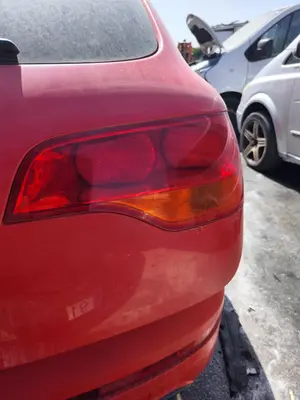 Foto de PILOTO TRASERO DERECHO AUDI Q7 (4L) 3.0 V6 24V TDI (233 CV / 171 KW) referencia 4L0945094