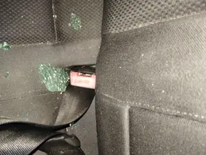 Foto de ENGANCHE CINTURON TRASERO CENTRAL AUDI A4 BERLINA (8E)