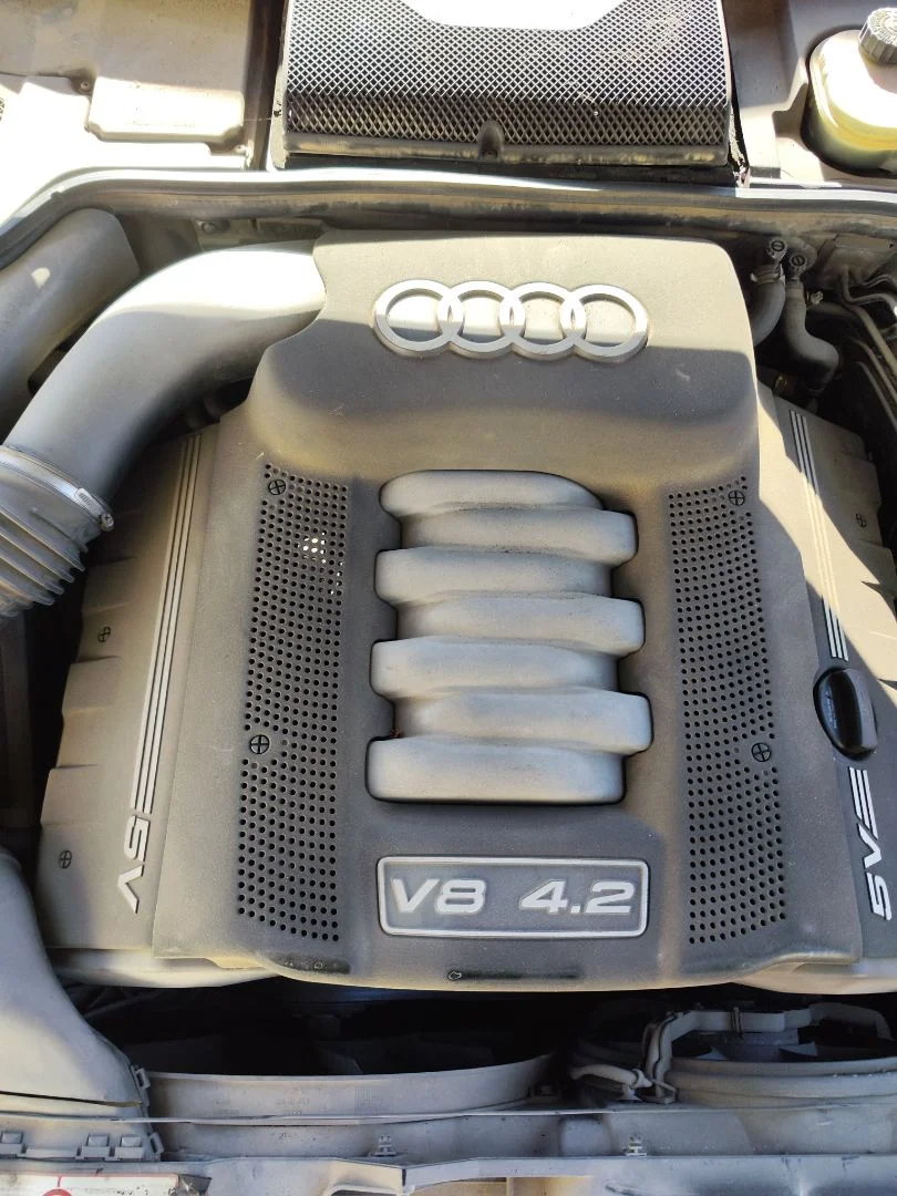 Foto de TAPA MOTOR AUDI A8 (D2) 4.2 V8 40V (310 CV / 228 KW)
