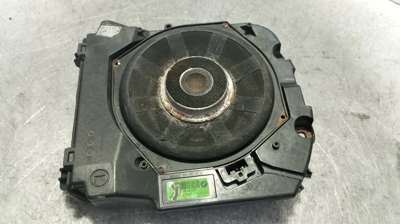 Foto de SUBWOOFER BMW SERIE M6 GRAN COUPE (F06) 4.4 V8 32V (560 CV / 412 KW) referencia ZR923066903