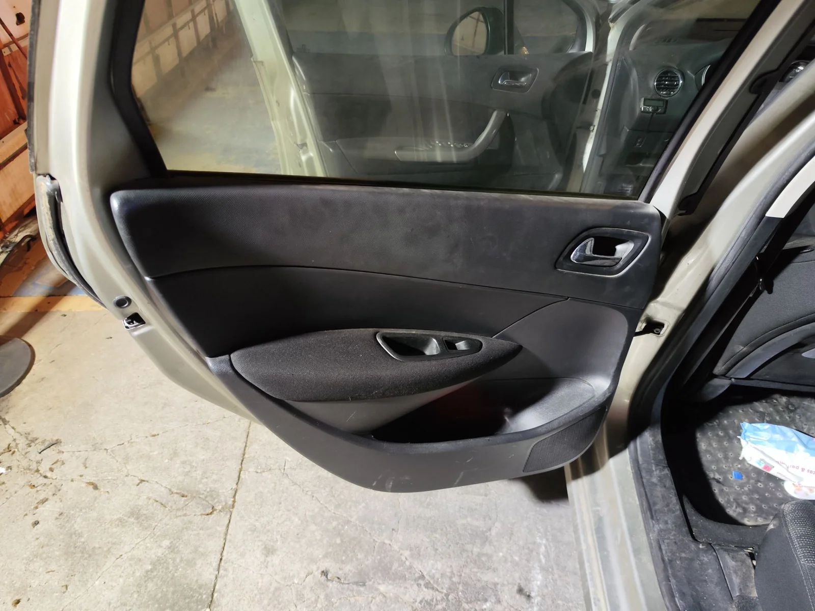 Foto de ELEVALUNAS TRASERO IZQUIERDO PEUGEOT 308 SW 2.0 16V HDi FAP CAT (RHR / DW10BTED4) (136 CV / 100 KW) referencia 9223E5