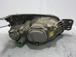 Foto de FARO DERECHO FORD FIESTA BERLINA (DX) 1.3 CAT (60 CV / 44 KW) referencia YS6113008AK foto 5