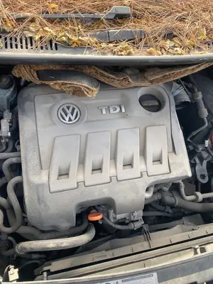 Foto de TAPA MOTOR VOLKSWAGEN TOURAN (1T3) 1.6 TDI DPF (105 CV / 77 KW)