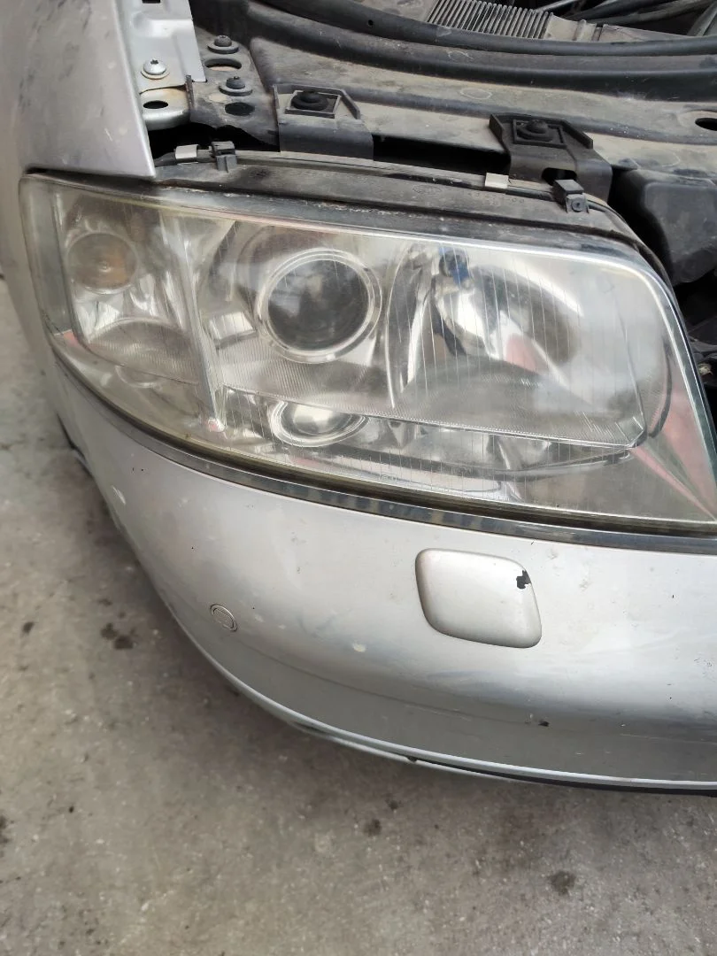 Foto de FARO DERECHO AUDI A6 BERLINA (4B2) 2.5 V6 24V TDI (150 CV / 110 KW)