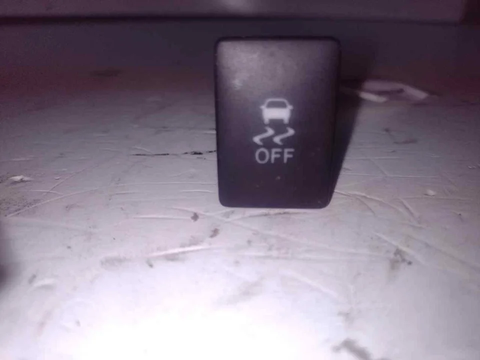 Foto de INTERRUPTOR TOYOTA YARIS (XP13) Híbrido 74 kW (1.5 Ltr. - 55 kW 16V) (101 CV / 74 KW) referencia 173832