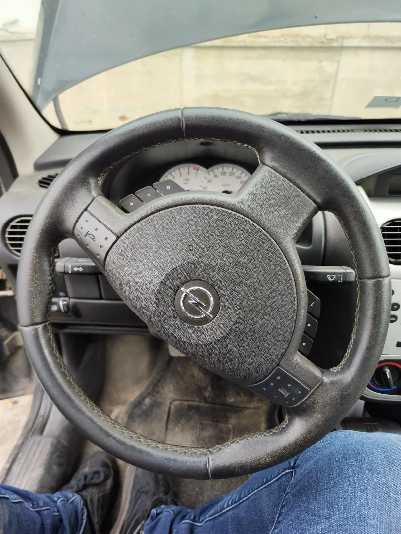 Foto de VOLANTE OPEL CORSA C 1.2 16V CAT (Z 12 XEP / LB4) (80 CV / 59 KW)