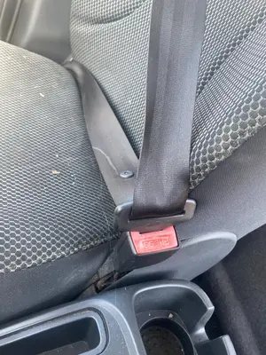 Foto de ENGANCHE CINTURON DELANTERO DERECHO NISSAN MICRA (K12E) 1.2 CAT (65 CV / 48 KW)