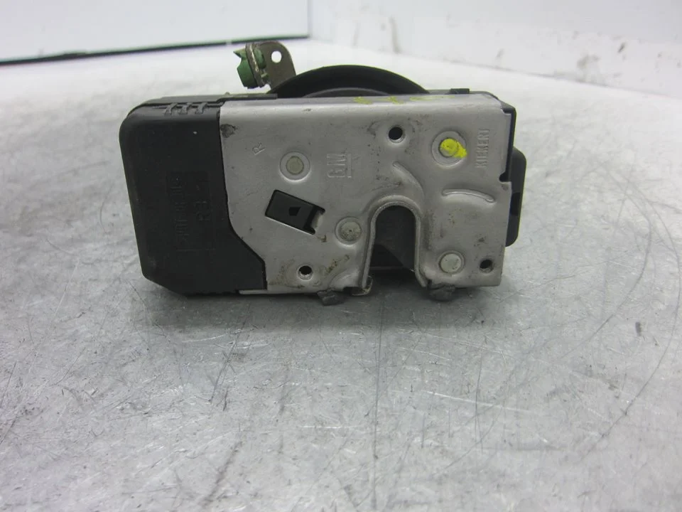 Foto de CERRADURA PUERTA DELANTERA DERECHA OPEL VECTRA B BERLINA 2.0 DTI (101 CV / 74 KW)