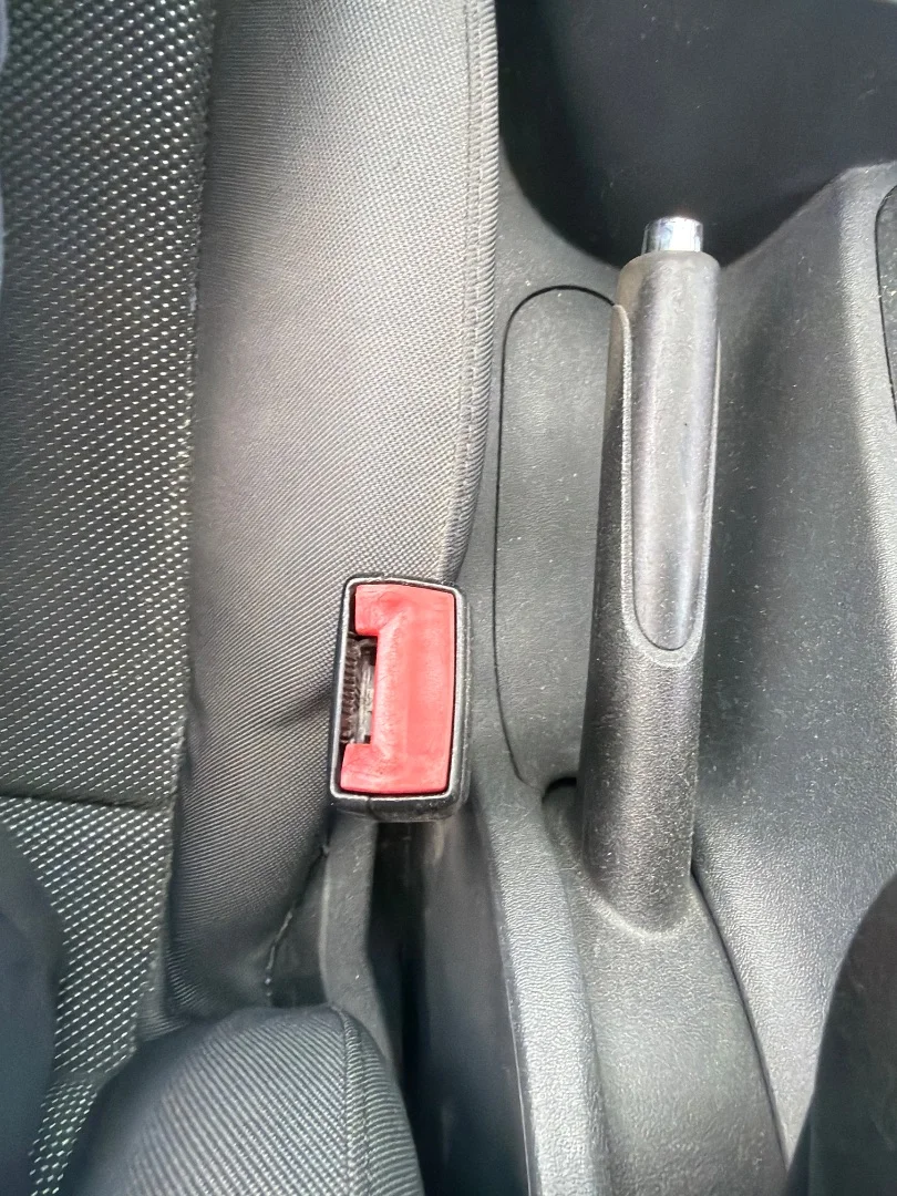 Foto de ENGANCHE CINTURON DELANTERO IZQUIERDO SEAT LEON (1P1)