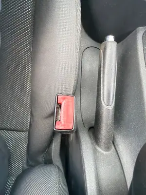 Foto de ENGANCHE CINTURON DELANTERO IZQUIERDO SEAT LEON (1P1)