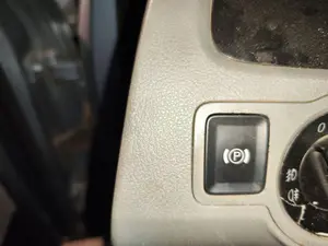 Foto de FRENO DE MANO ELECTRICO VOLKSWAGEN PASSAT BERLINA (3C2) 2.0 TDI (140 CV / 103 KW) referencia 3C0927225C
