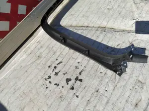 Foto de MOLDURA PORSCHE MACAN (95BA) referencia 95B867973B foto 2