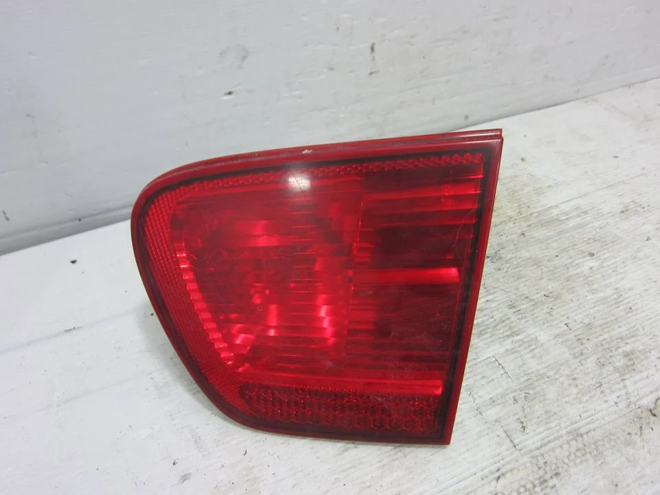 Foto de PILOTO TRASERO DERECHO INTERIOR SEAT IBIZA (6K1) 1.9 SDI (68 CV / 50 KW) referencia 00898