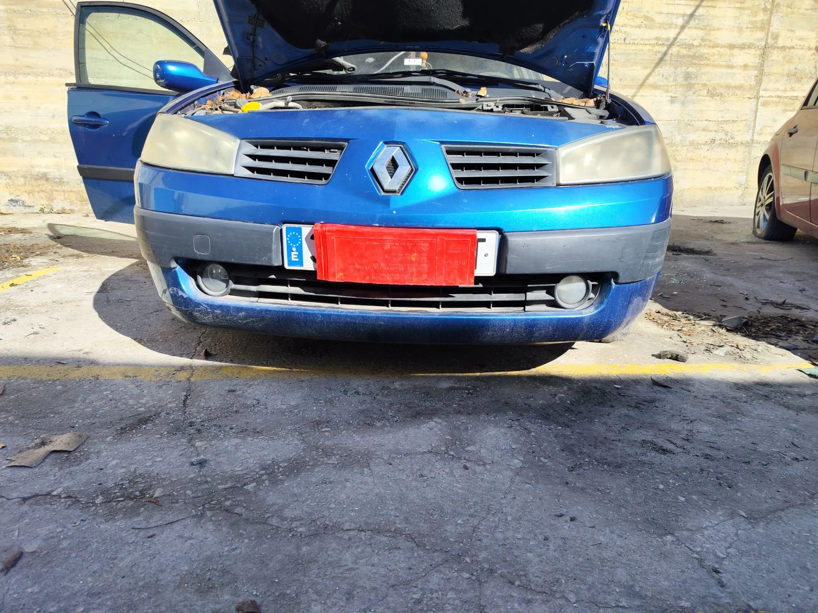 Foto de PARAGOLPES DELANTERO RENAULT MEGANE II BERLINA 5P 1.5 dCi Diesel (101 CV / 74 KW)
