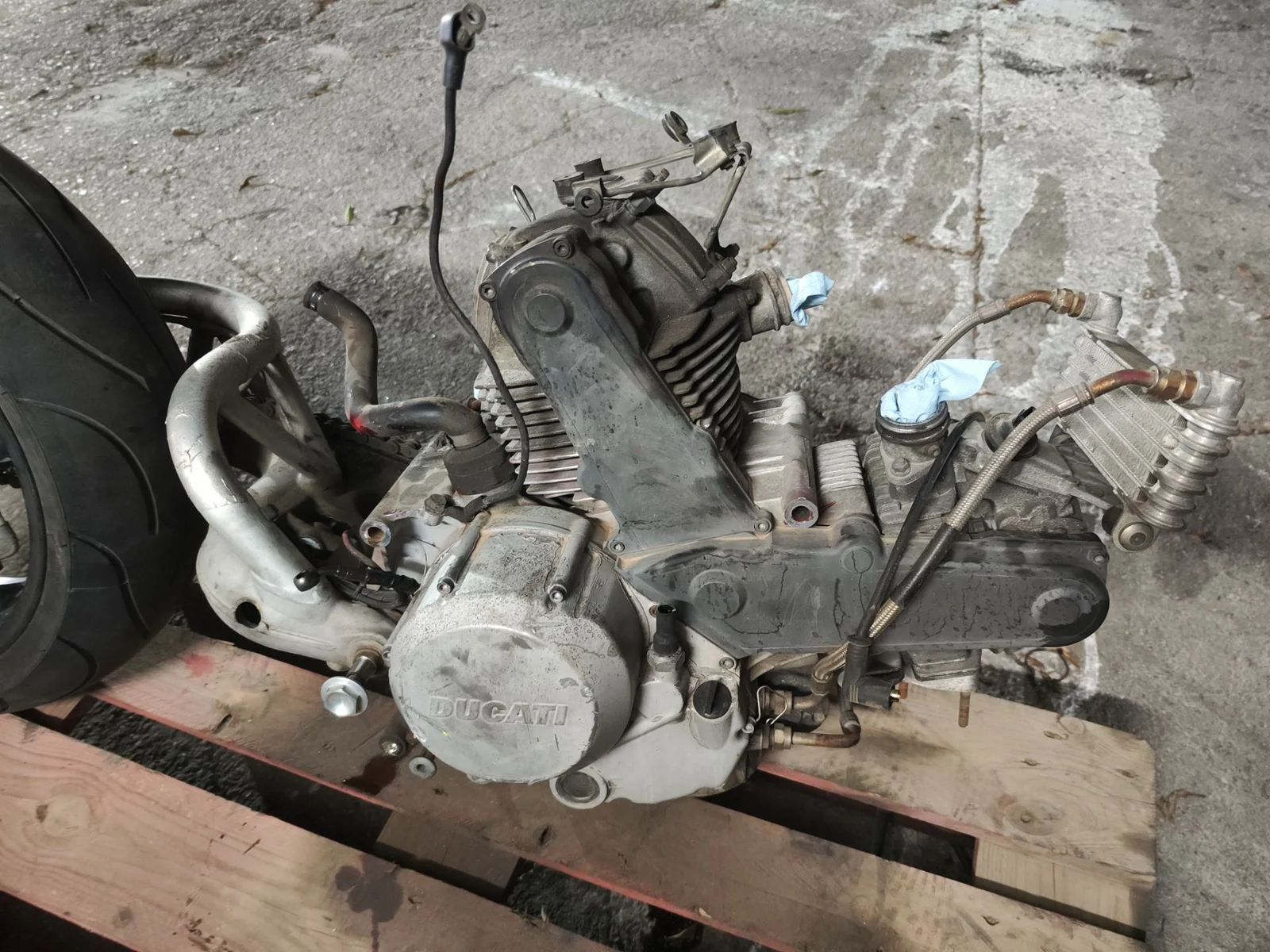 Foto de MOTOR COMPLETO DUCATI MONSTER 696 696 cm3 - 58.8 kW (80 CV / 59 KW) referencia ZDM692A2