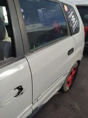 Foto de PUERTA TRASERA IZQUIERDA MITSUBISHI SPACE STAR (DG0) 1.6 CAT (98 CV / 72 KW)