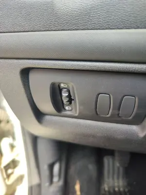 Foto de INTERRUPTOR RENAULT CLIO III 1.2 16V (75 CV / 55 KW)