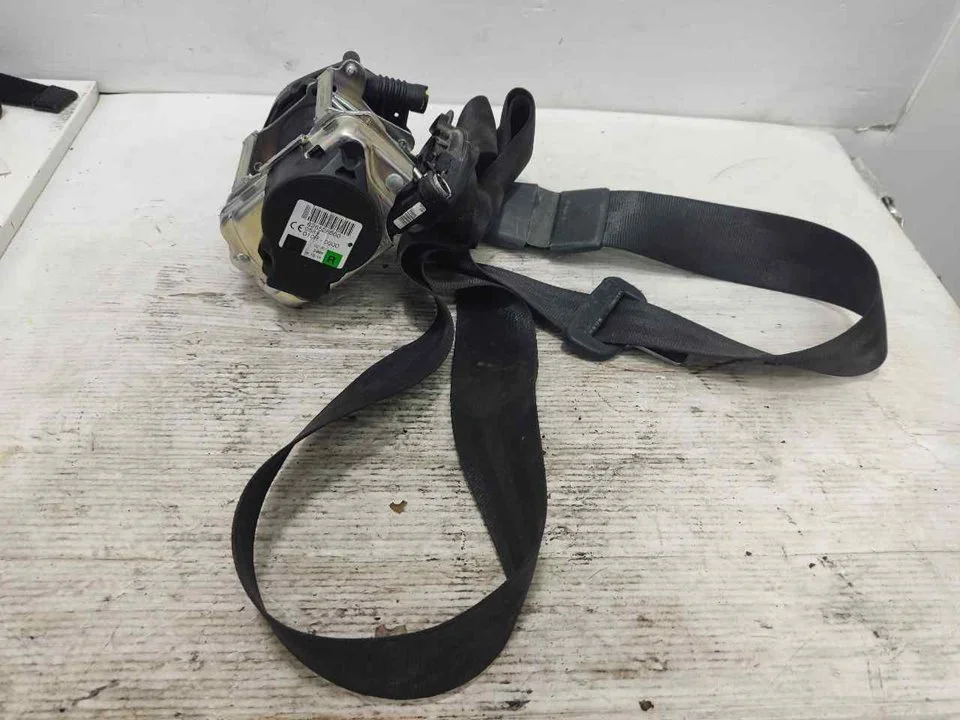 Foto de CINTURON SEGURIDAD DELANTERO DERECHO AUDI A4 BERLINA (8W2) referencia 626528600