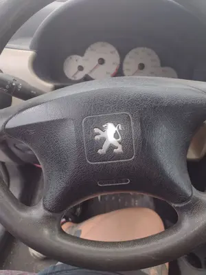 Foto de AIRBAG DELANTERO IZQUIERDO PEUGEOT PARTNER (S2) 1.9 Diesel (69 CV / 51 KW)