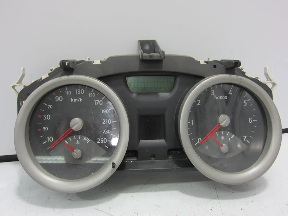 Foto de CUADRO INSTRUMENTOS RENAULT MEGANE II BERLINA 3P 1.5 dCi Diesel (101 CV / 74 KW) referencia 8200364015