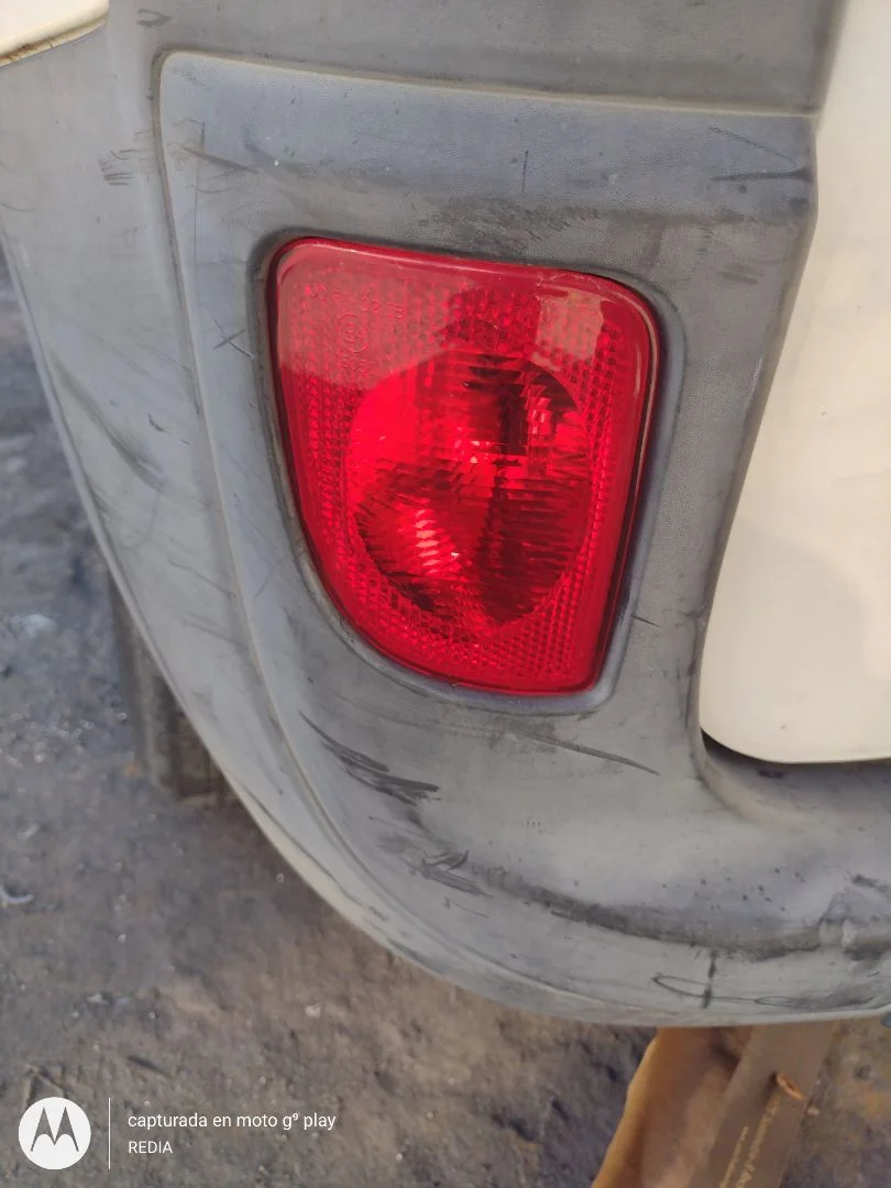 Foto de PILOTO TRASERO IZQUIERDO INTERIOR RENAULT KANGOO II (F/KW0) 1.5 dCi Diesel FAP (90 CV / 66 KW)