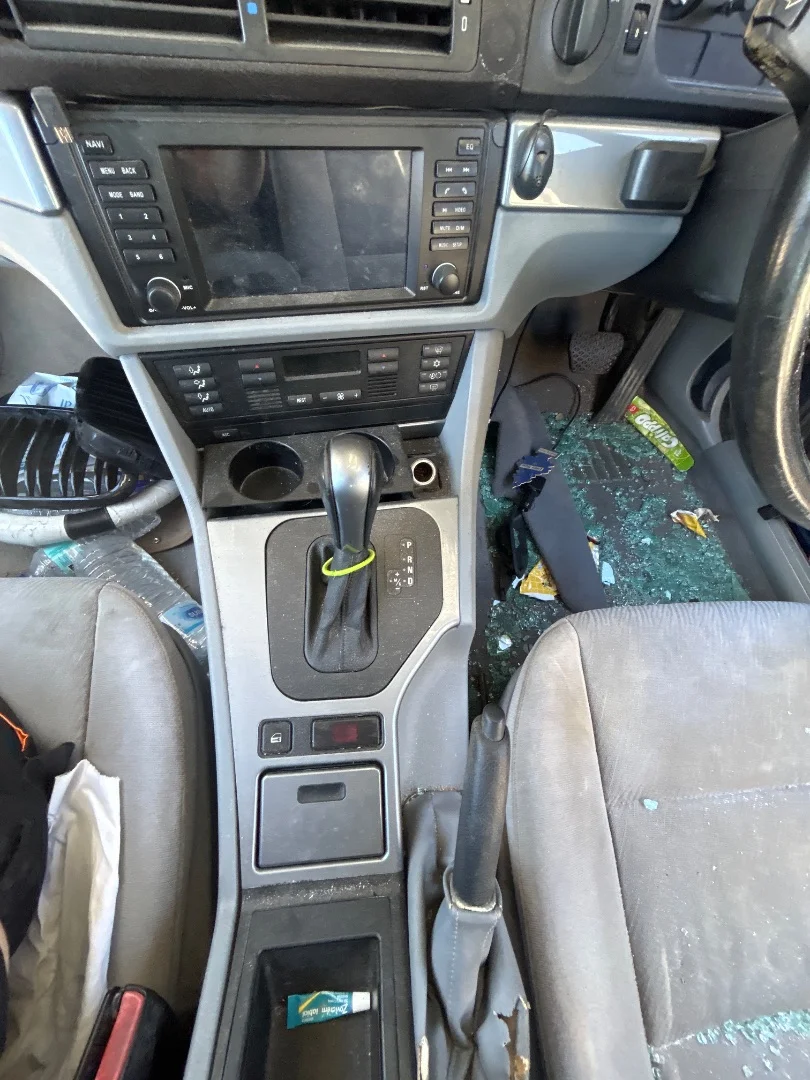 Foto de CONSOLA CENTRAL BMW SERIE 5 TOURING (E39) 2.0 24V (150 CV / 110 KW)