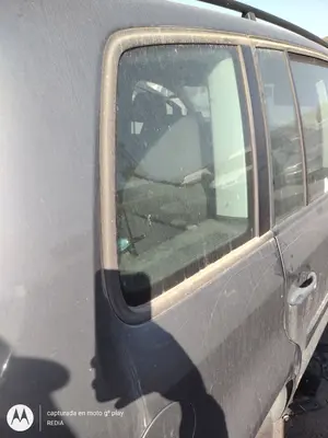 Foto de LUNA CUSTODIA TRASERA DERECHA VOLKSWAGEN TOURAN (1T2) 1.9 TDI (105 CV / 77 KW)