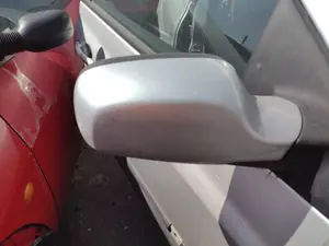 Foto de RETROVISOR DERECHO RENAULT CLIO III 1.5 dCi Diesel CAT (75 CV / 55 KW) foto 2