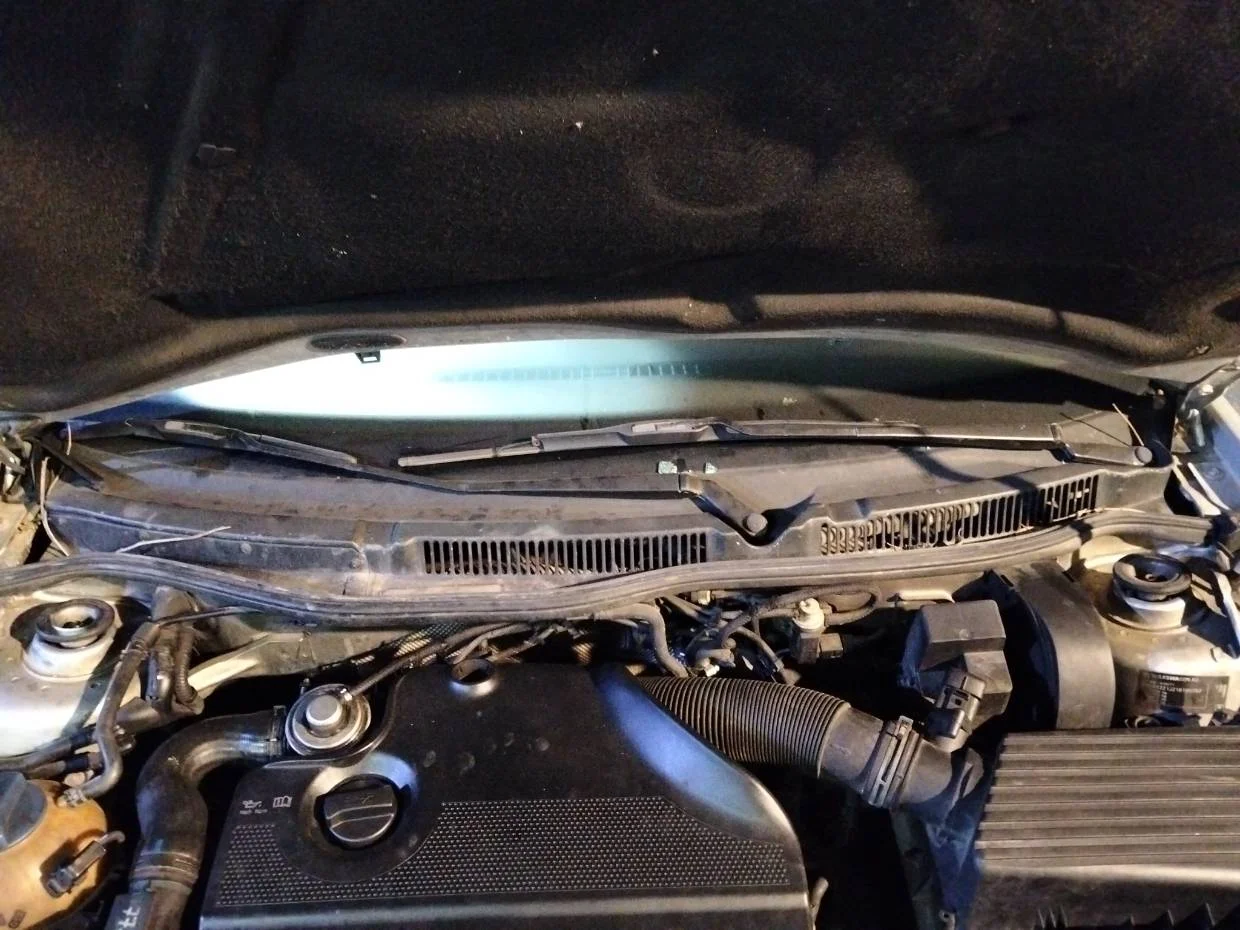 Foto de TORPEDO VOLKSWAGEN GOLF IV BERLINA (1J1)(10.1997)