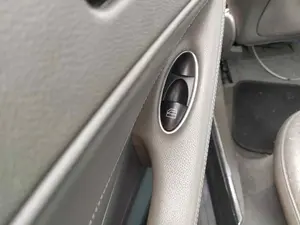 Foto de MANDO ELEVALUNAS TRASERO IZQUIERDO MERCEDES-BENZ CLS (BM 219) 5.0 V8 24V CAT (306 CV / 225 KW)