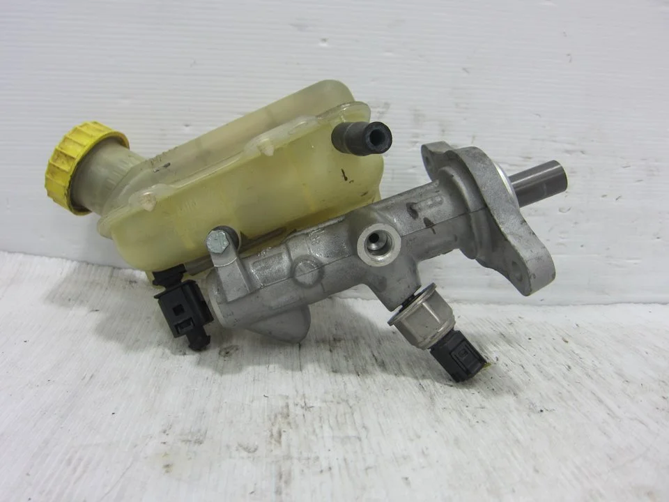 Foto de BOMBA FRENO AUDI A2 (8Z) 1.4 16V (75 CV / 55 KW) referencia 8Z1611301B