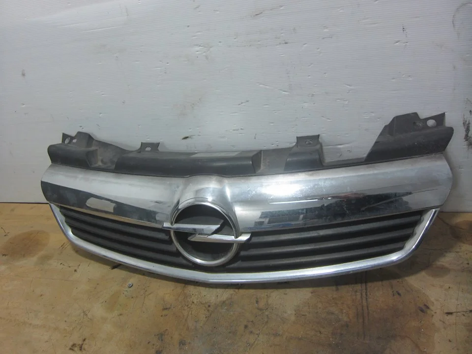 Foto de REJILLA DELANTERA OPEL ZAFIRA B 1.9 CDTI (120 CV / 88 KW) referencia 13157590