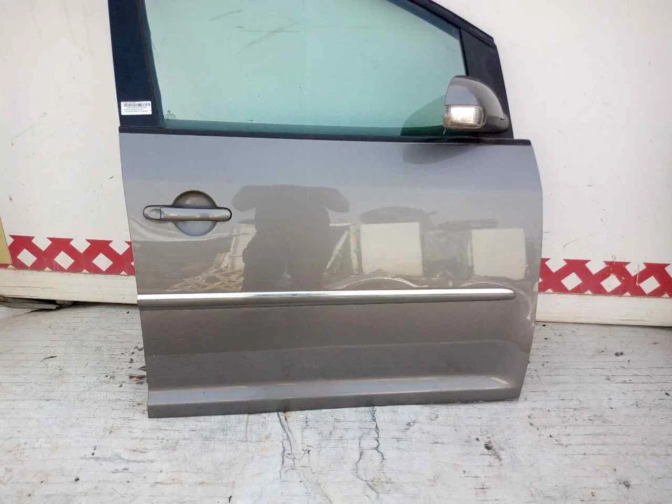 Foto de PUERTA DELANTERA DERECHA VOLKSWAGEN TOURAN (1T2) 1.9 TDI (105 CV / 77 KW)