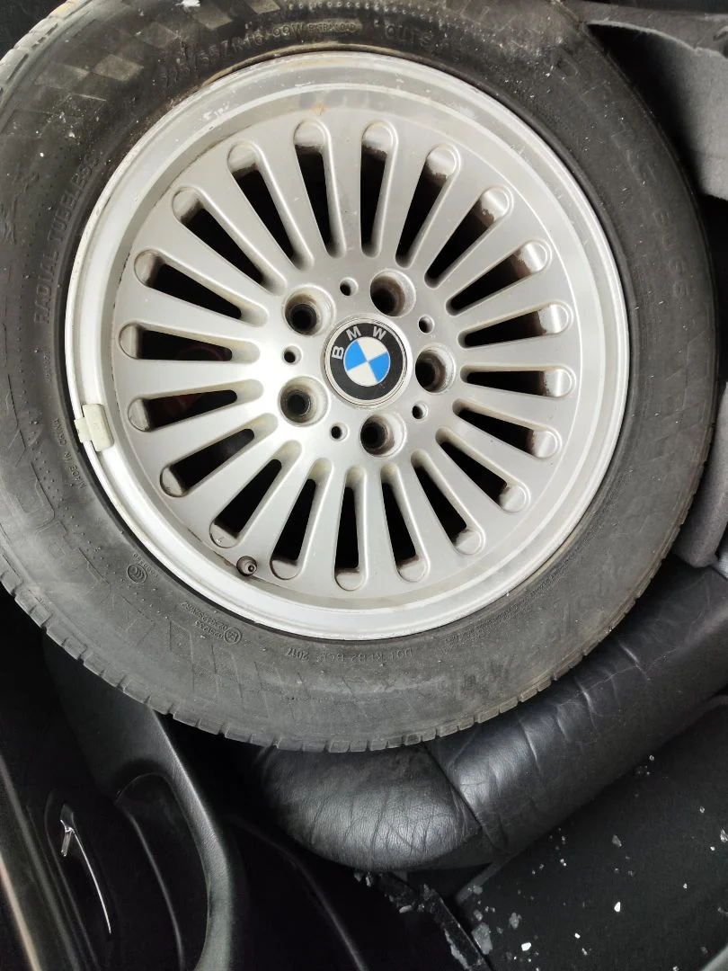 Foto de LLANTA BMW SERIE 5 BERLINA (E39) 3.0 24V Turbodiesel CAT (193 CV / 142 KW)