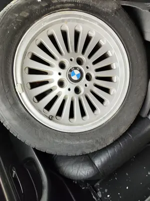 Foto de LLANTA BMW SERIE 5 BERLINA (E39) 3.0 24V Turbodiesel CAT (193 CV / 142 KW)