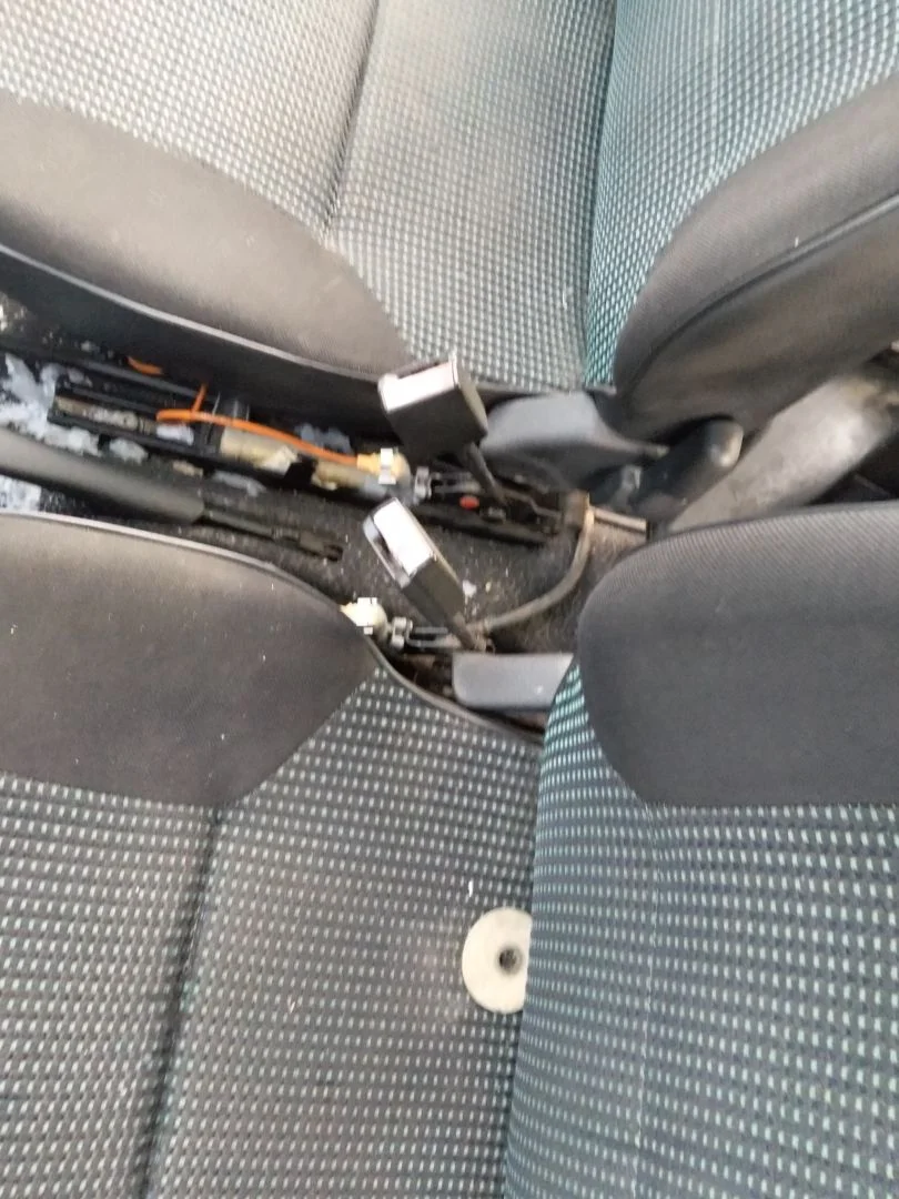 Foto de PRETENSOR AIRBAG IZQUIERDO PEUGEOT 106 (S2) 1.1 (60 CV / 44 KW)