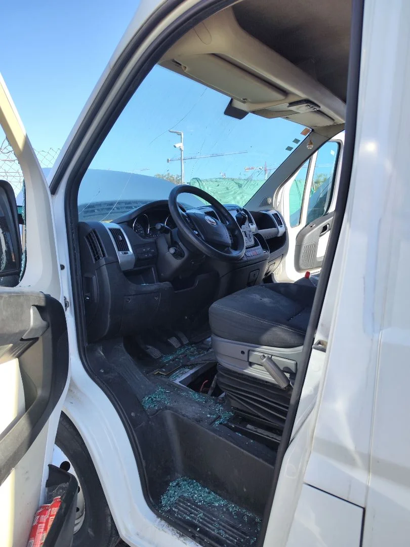 Foto de GOMAS CONTORNO PUERTA FIAT DUCATO 3 MAXI FURGÓN TS 35 (295) 2.3 JTD CAT (148 CV / 109 KW)