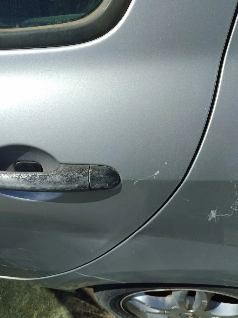 Foto de CERRADURA PUERTA DELANTERA IZQUIERDA RENAULT CLIO III 1.4 16V (98 CV / 72 KW)