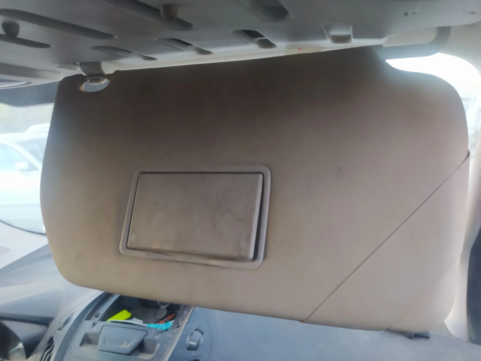 Foto de PARASOL DERECHO FORD TRANSIT COURIER (C4A) 1.5 TDCi CAT (95 CV / 70 KW) referencia ET76A04100A