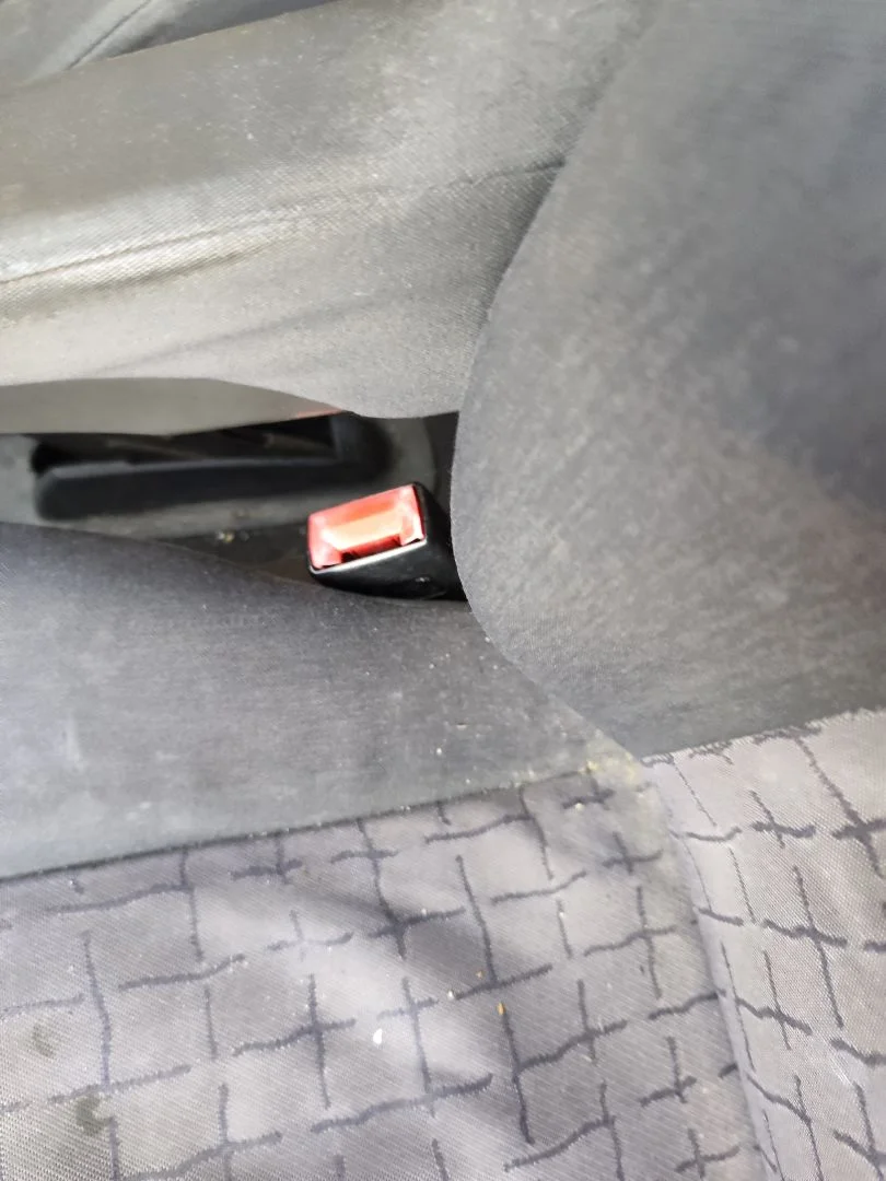 Foto de ENGANCHE CINTURON DELANTERO IZQUIERDO SEAT ALHAMBRA (7V9) 1.9 TDI (116 CV / 85 KW)