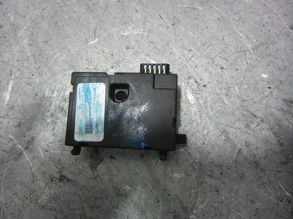 Foto de SENSOR ANGULO DE GIRO VOLKSWAGEN GOLF V (1K1)(10.2003) 1.9 TDI (105 CV / 77 KW) referencia 1K0959654