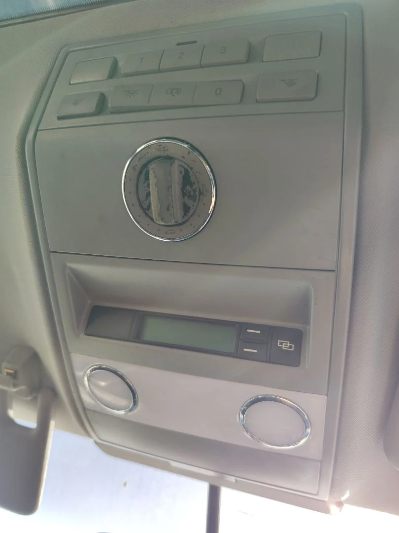 Foto de LUZ INTERIOR VOLKSWAGEN TOUAREG (7L6) 4.2 V8 32V FSI (350 CV / 257 KW)
