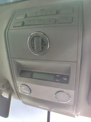 Foto de LUZ INTERIOR VOLKSWAGEN TOUAREG (7L6) 4.2 V8 32V FSI (350 CV / 257 KW)