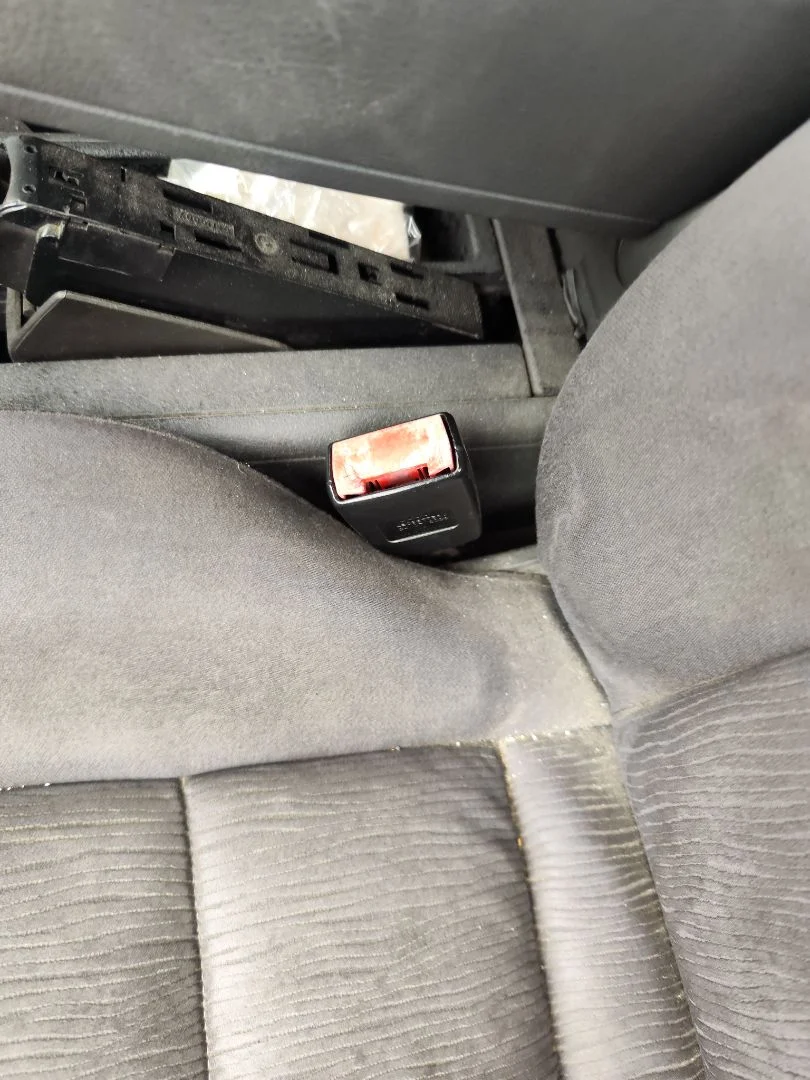 Foto de ENGANCHE CINTURON DELANTERO IZQUIERDO AUDI A6 BERLINA (4B2) 2.5 V6 24V TDI (150 CV / 110 KW)
