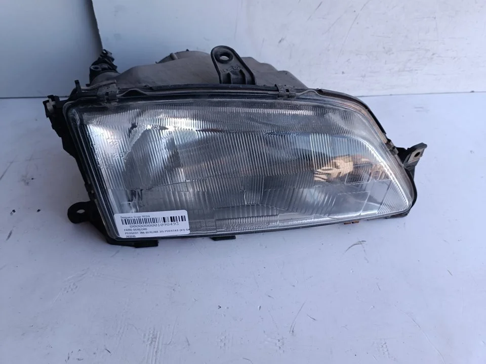 Foto de FARO DERECHO PEUGEOT 306 3/5 PT. (S1)(01.1993) 1.9 Turbodiesel CAT (90 CV / 66 KW) referencia 203245
