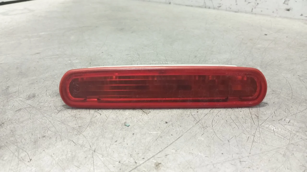 Foto de LUZ CENTRAL DE FRENO OPEL COMBO D 1.3 16V CDTI (95 CV / 70 KW) referencia E240037
