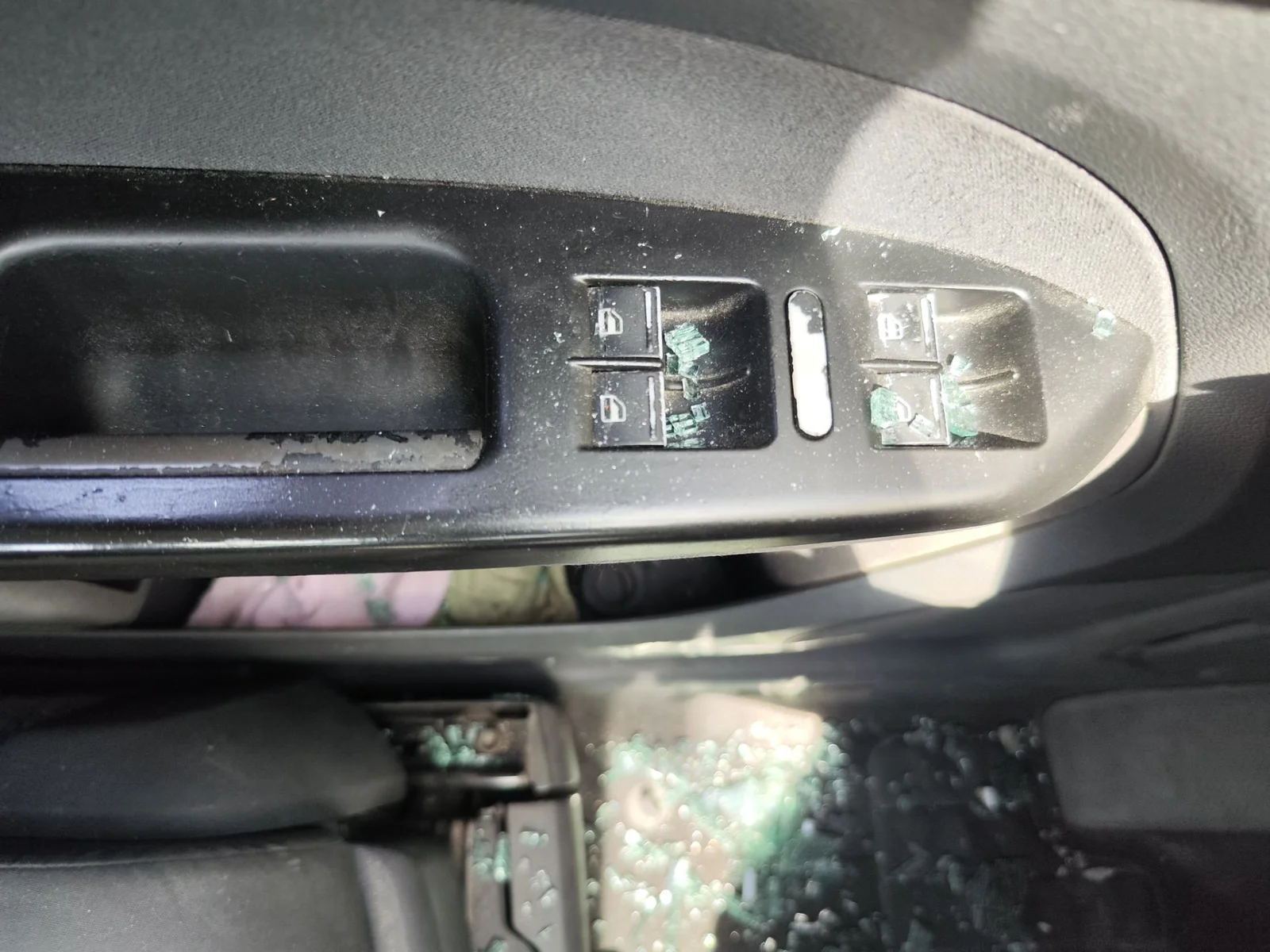 Foto de MANDO ELEVALUNAS DELANTERO IZQUIERDO VOLKSWAGEN TOURAN (1T1) 1.9 TDI (105 CV / 77 KW)